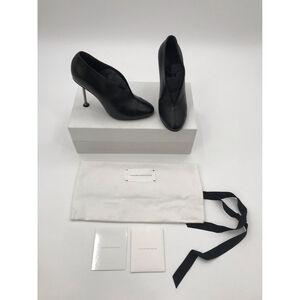Victoria Beckham Refined Pin Leather Pumps in Black size 38